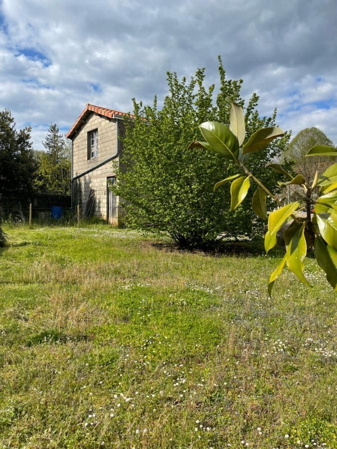 Chez Sarah - L'Escapade Bed & Breakfast Javerlhac-et-la-Chapelle-Saint-Robert Bagian luar foto