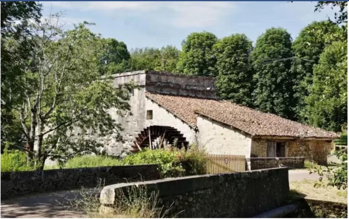 Chez Sarah - L'Escapade Bed & Breakfast Javerlhac-et-la-Chapelle-Saint-Robert Bagian luar foto